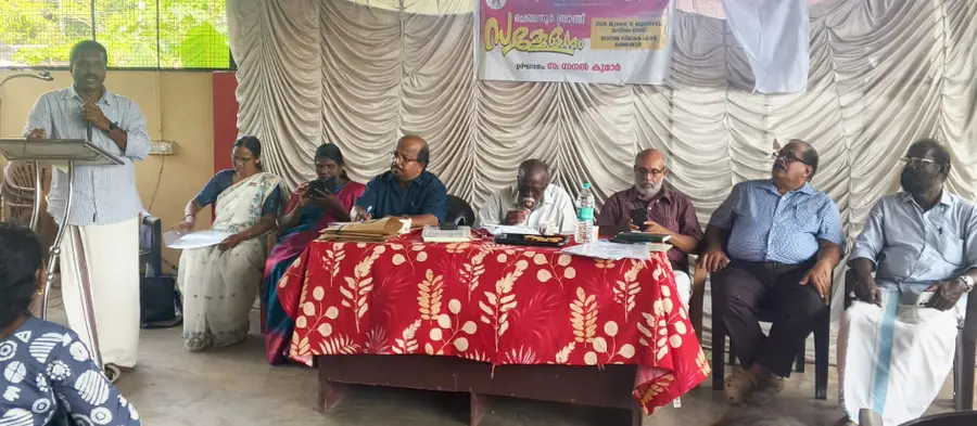 എൽഐസി ഏജന്റ്‌സ് ഓർഗനൈസേഷൻ ഓഫ് ഇന്ത്യ ചെങ്ങന്നൂർ യൂണിറ്റ് സമ്മേളനം  കോട്ടയം ഡിവിഷൻ ജനറൽ സെക്രട്ടറി എസ് സനൽകുമാർ ഉദ്ഘാടനംചെയ്യുന്നു