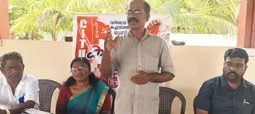 വഴിയോര കച്ചവടതൊഴിലാളി യൂണിയൻ തകഴി ഏരിയ സമ്മേളനം സിഐടിയു ഏരിയ സെക്രട്ടറി പി സജിമോൻ ഉദ്ഘാടനംചെയ്യുന്നു