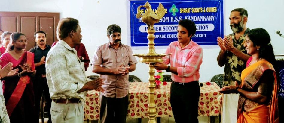 കണ്ടങ്കരി ദേവി വിലാസം ഹയർസെക്കൻഡറി സ്കൂളിൽ സംഘടിപ്പിച്ച ലഹരിവിരുദ്ധ ബോധവൽക്കരണം ജുഡീഷ്യൽ ഫസ്റ്റ് ക്ലാസ് മജിസ്ട്രേട്ട് പി അരുൺകുമാർ ഉദ്ഘാടനംചെയ്യുന്നു