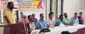 ഷോപ്‌സ് ആൻഡ്‌ കൊമേഴ്‌സ്യൽ എംപ്ലോയീസ് യൂണിയൻ ആലപ്പുഴ ഏരിയ കൺവൻഷൻ സിഐടിയു ജില്ലാ പ്രസിഡന്റ്‌ എച്ച് സലാം ഉദ്‌ഘാടനംചെയ്യുന്നു