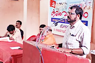 മത്സ്യത്തൊഴിലാളി യൂണിയൻ ആലപ്പുഴ ഏരിയ കൺവൻഷൻ സംസ്ഥാന കമ്മിറ്റി അംഗം പി വി വിനോദ്കുമാർ ഉദ്ഘാടനംചെയ്യുന്നു