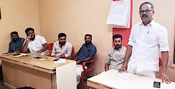 ഡിവൈഎഫ്ഐ സംസ്ഥാന സമ്മേളനത്തിന്റെ പൊതുസമ്മേളന നഗരിയിലേക്കുള്ള കൊടിമരം വഹിച്ചുള്ള  ജാഥയുടെ സ്വീകരണത്തിനുള്ള സ്വാഗതസംഘം രൂപീകരണയോഗം സിപിഐ എം ചെങ്ങന്നൂർ ഏരിയ സെക്രട്ടറി  എം ശശികുമാർ ഉദ്ഘാടനംചെയ്യുന്നു