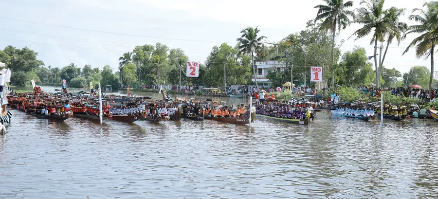 കരുമാടി ജലോത്സവത്തിൽ ചുണ്ടൻവള്ളങ്ങളുടെ മത്സരം