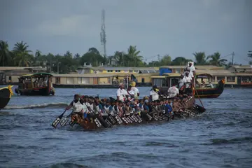 നിരണം ബോട്ട്‌ ക്ലബ്‌ നിരണം ചുണ്ടനിൽ പരിശീലനം നടത്തുന്നു