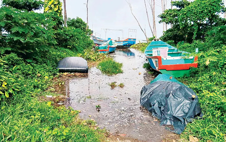 പുന്ന പ്ര സമരഭൂമി തീരത്ത് കടൽജലം കയറിയപ്പോൾ