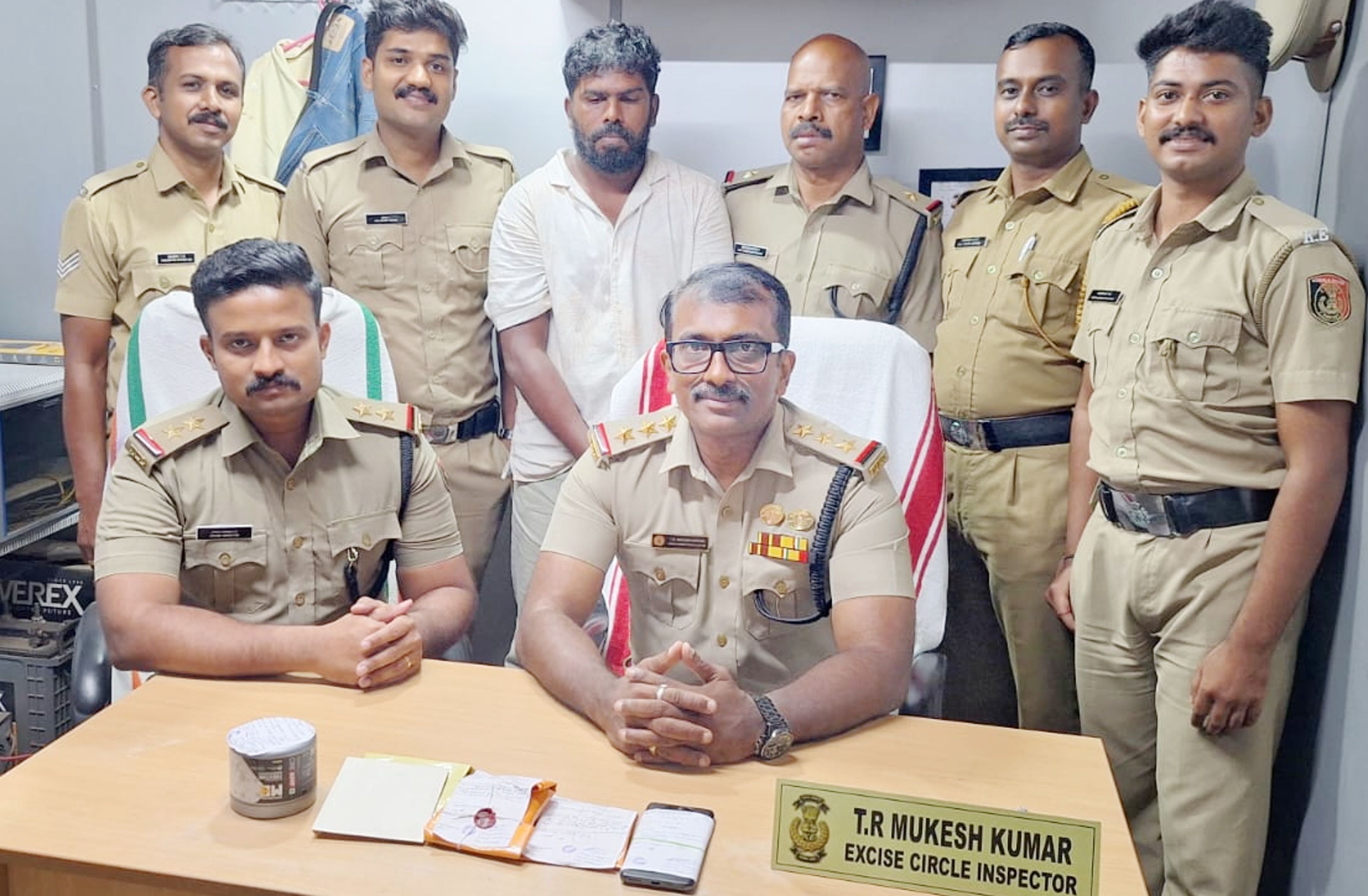ജിതിനുമായി എക്‌സൈസ് സംഘം