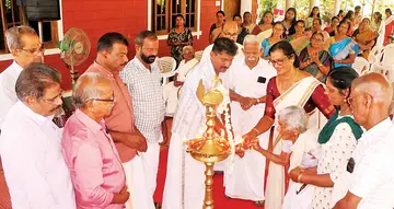 മുഹമ്മ കൊച്ചനാകുളങ്ങര റെസിഡൻസ് അസോ. കുടുംബസംഗമം പഞ്ചായത്ത് പ്രസിഡന്റ്‌ അരുൺ മോഹൻ  ഉദ്ഘാടനംചെയ്യുന്നു