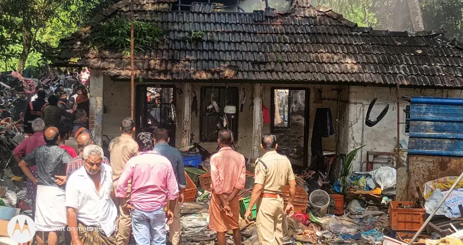 ആക്രിക്കടയ്‌ക്ക് തീപിടിച്ചു