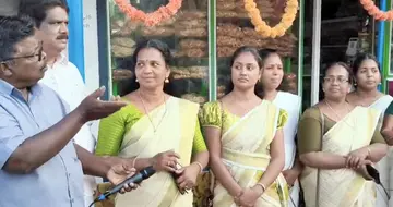 നവമണലൂർ സാഹിത്യോത്സവത്തിന്റെ പ്രചാരണാർഥം മുല്ലശേരിയിൽ അവതരിപ്പിച്ച പാട്ടും പറച്ചിലും