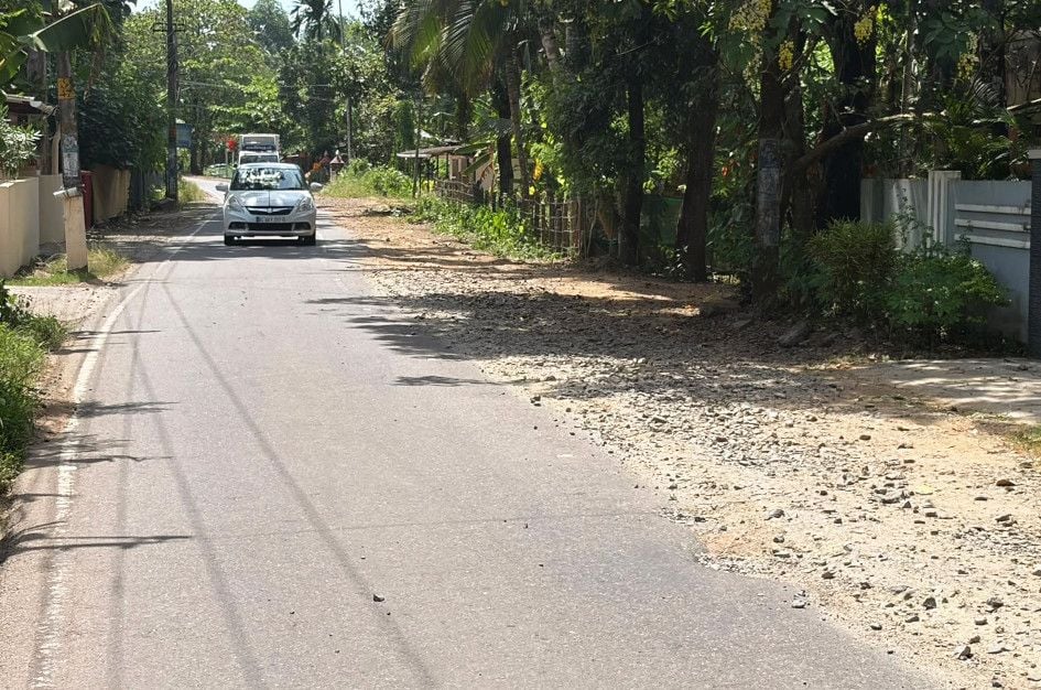 പറയങ്കേരി – കോട്ടമുറി റോഡ് തകർന്ന നിലയിൽ