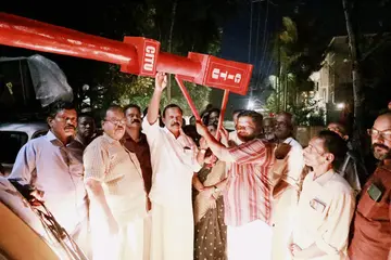 സിഐടിയു ജില്ലാ സമ്മേളന കൊടിമര ജാഥ കല്ലേലിഭാഗം ഇ ഭാസ്കരൻ രക്തസാക്ഷി മണ്ഡ‌പത്തിൽ സംസ്ഥാന കമ്മിറ്റി അംഗം ടി മനോഹരൻ ഉദ്ഘാടനംചെയ്യുന്നു