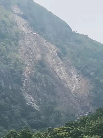 സൈലന്റ് വാലി മലനിരകളുടെ ഭാഗമായ പൊതുവപ്പാടം   ഒറ്റകുംഭം മലയിലുണ്ടായ ഉരുൾപൊട്ടൽ 