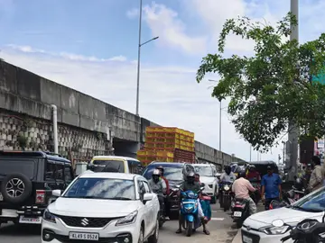 Vadakkenchery flyover demolished for reconstruction