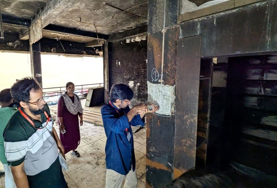  മൊഫ്യൂസില്‍ ബസ് സ്റ്റാൻഡില്‍ തീപിടിത്തത്തില്‍ നശിച്ച കെട്ടിടത്തിന്റെ  ഉറപ്പ് എന്‍ഐടി  സംഘം പരിശോധിക്കുന്നു 