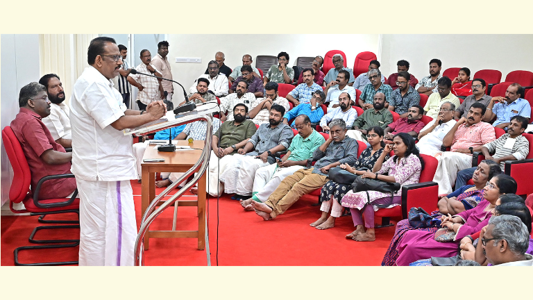 എ കെ ജി പഠന​ഗവേഷണ കേന്ദ്രം സംഘടിപ്പിക്കുന്ന സെമിനാറിന്റെ സ്വാ​ഗതസംഘ രൂപീകരണ യോഗം  എ കെ ജി പഠന​ഗവേഷണ കേന്ദ്രം ഡയറക്ടർ സി എൻ മോഹനൻ ഉദ്ഘാടനം ചെയ്യുന്നു