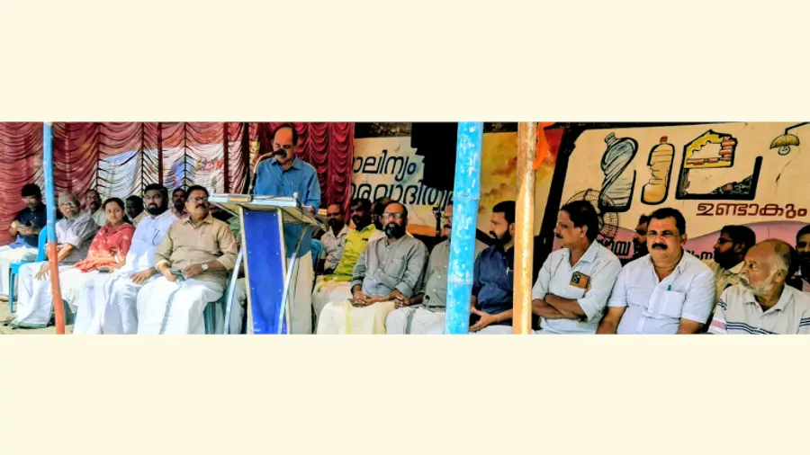 പ്രതിഷേധ സത്യഗ്രഹം ജി ആർ അനിൽ എംഎൽഎ ഉദ്ഘാടനം ചെയ്യുന്നു