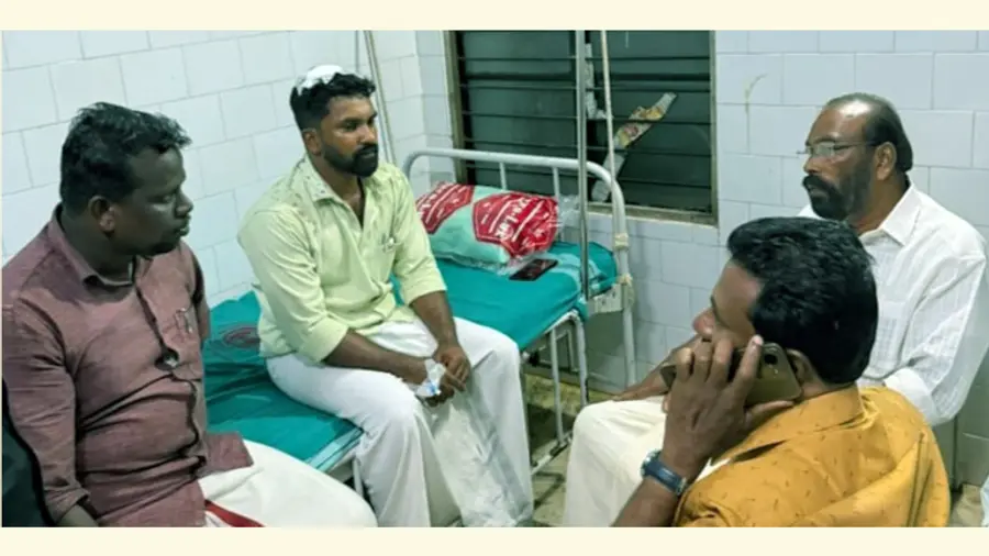 വിപിൻ ജോസിനെ കെ ആൻസലൻ സന്ദർശിക്കുന്നു