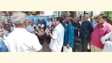 ഫോറം ഓഫ് സിവിൽ പെൻഷനേഴ്സ് അസോസിയേഷൻ സംഘടിപ്പിച്ച ജിപിഒ മാർച്ചും ധർണയും  എം വിജയകുമാർ ഉദ്ഘാടനം ചെയ്യുന്നു