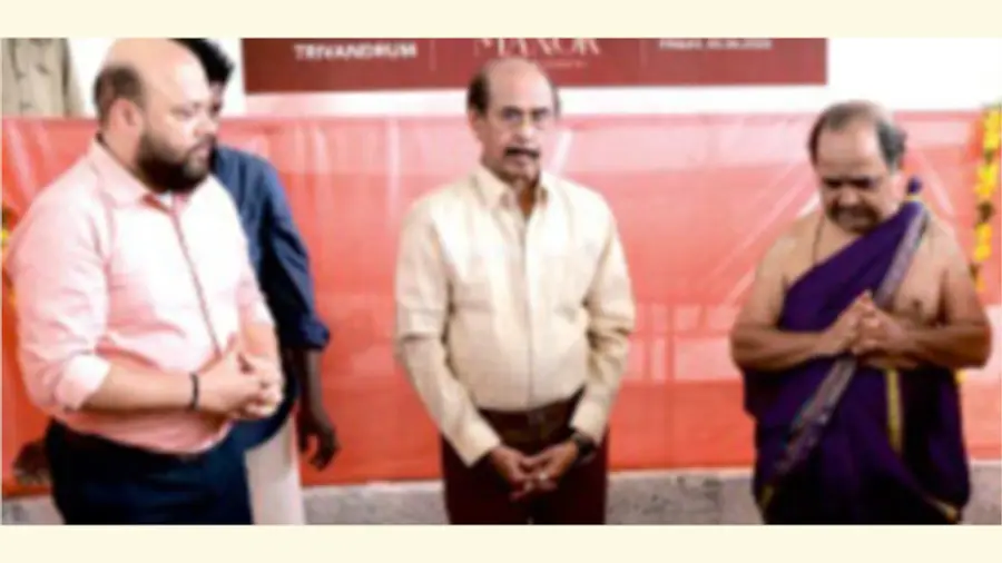 ഭീമ ഗ്രൂപ്പ് ചെയർമാൻ ബി ഗോവിന്ദൻ, എംഡി എംഎസ് സുഹാസ് എന്നിവർ  ചേർന്ന് യുഎസ്പി റോയൽ മാനറിന്റെ ഭൂമിപൂജ നിർവഹിക്കുന്നു