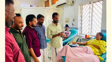 ഡിവൈഎഫ്ഐ രക്തദാന ക്യാന്പയിൻ ജില്ലാ സെക്രട്ടറി ഷിജൂഖാൻ ഉദ്ഘാടനം ചെയ്യുന്നു