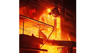 വലിയശാലയിൽ യൂണിവേഴ്സൽ ഫാർമയിൽ ചൊവ്വ രാത്രി ഉണ്ടായ തീപിടിത്തം