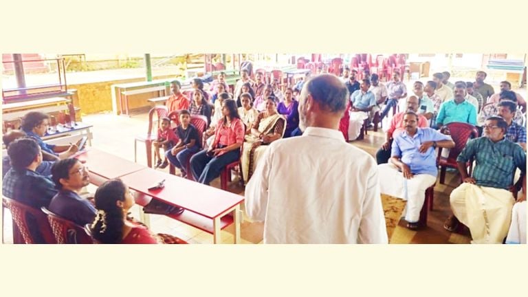 എഫ്എസ്ഇടിഒ ഓണാഘോഷം സി കെ ഹരീന്ദ്രൻ എംഎൽഎ ഉദ്ഘാടനം ചെയ്യുന്നു