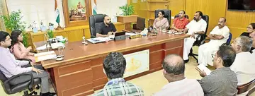 ജില്ലാ ആശുപത്രി സൂപ്പർ സ്പെഷ്യാലിറ്റി ബ്ലോക്കിലെ വെള്ളമെത്തിക്കുന്നതുമായി ബന്ധപ്പെട്ട്
തിങ്കളാഴ്ച കലക്ടറുടെ ചേന്പറിൽ ചേർന്ന യോഗം