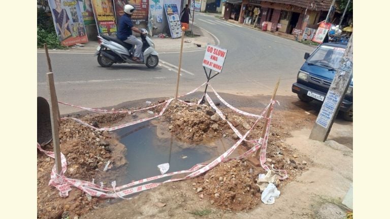 മുല്ലശേരിയിൽ പ്രധാന പൈപ്പ്‌ ലൈനിലെ ചോർച്ച