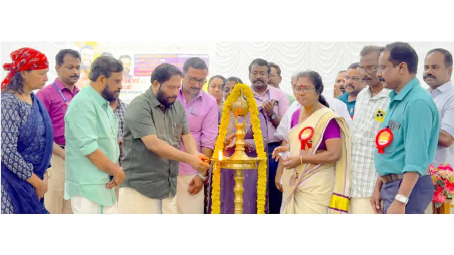 വർക്കല നഗരസഭയുടെ തൊഴിൽമേള ടൗൺ ഹാളിൽ വി ജോയി എംഎൽഎ ഉദ്ഘാടനം ചെയ്യുന്നു