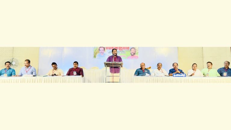 കര്‍ഷകസംഘം കിളിമാനൂര്‍ ഏരിയ പ്രതിനിധി സമ്മേളനം സംസ്ഥാന എക്സിക്യൂട്ടീവ് അംഗം വി ജോയി ഉദ്ഘാടനം ചെയ്യുന്നു