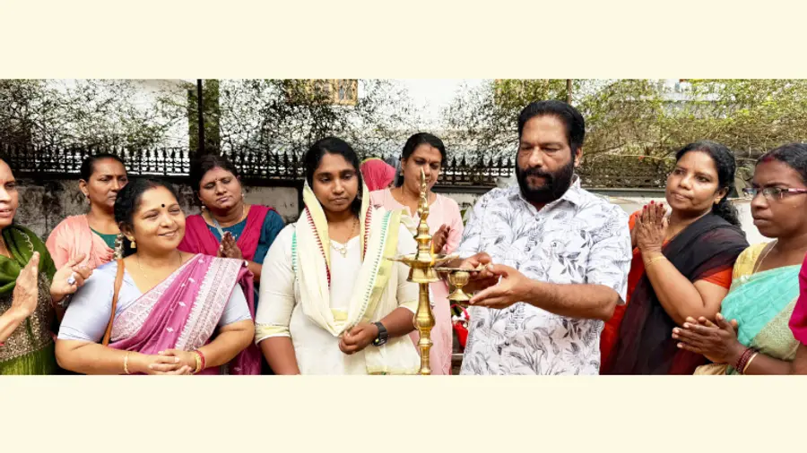 നാവായിക്കുളത്ത് കുടുംബശ്രീ ഓണച്ചന്ത വി ജോയി എംഎല്‍എ ഉദ്ഘാടനം ചെയ്യുന്നു 