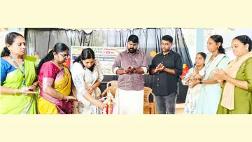 അരുവിക്കര പഞ്ചായത്തിൽ ആരംഭിച്ച 'കളിമുറ്റം' പദ്ധതി വിദ്യാഭ്യാസ- ആരോഗ്യ സ്ഥിരംസമിതി അധ്യക്ഷ  ബി എസ് രഞ്ജിത ഉദ്ഘാടനം ചെയ്യുന്നു 