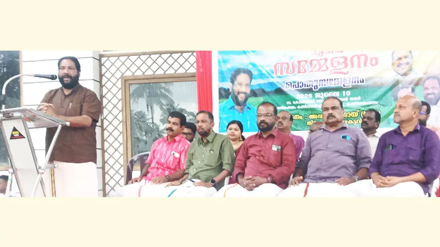 കർഷക സംഘം മംഗലപുരം ഏരിയ സമ്മേളനത്തിന്റെ പൊതുസമ്മേളനം സംസ്ഥാന എക്‌സിക്യൂട്ടീവ്‌ അംഗം  വി ജോയി എംഎൽഎ ഉദ്ഘാടനം ചെയ്യുന്നു