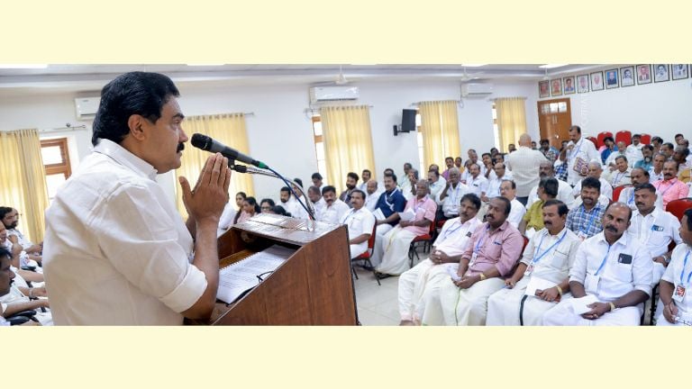 കേരള കോൺഗ്രസ്‌ എം ജില്ലാ സമ്മേളനം ചെയർമാൻ ജോസ്‌ കെ മാണി ഉദ്‌ഘാടനം ചെയ്യുന്നു 