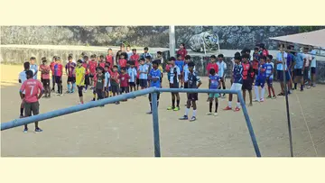 കുന്നത്തുകാൽ പഞ്ചായത്ത് കുട്ടികൾക്കായി സംഘടിപ്പിക്കുന്ന കിക്കോഫ് ഫുട്ബോൾ പരിശീലനം ആനാവൂർ സ്കൂൾ മൈതാനത്ത് ആരംഭിച്ചപ്പോൾ