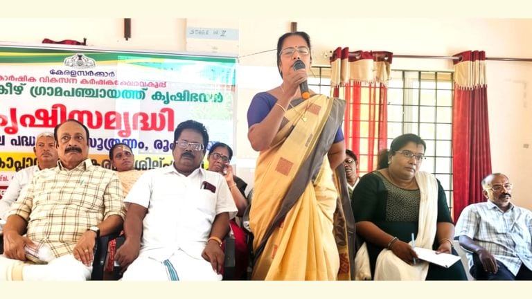 കൃഷി ആസൂത്രണവുമായി ബന്ധപ്പെട്ട് ചിറയിൻകീഴിൽ നടന്ന ശിൽപ്പശാല പഞ്ചായത്ത് പ്രസിഡന്റ്‌ എസ് സിന്ധു  ഉദ്ഘാടനം ചെയ്യുന്നു