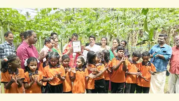 മൈലോട്ടുമൂഴി ജനതാ ഗ്രന്ഥശാല സംഘടിപ്പിച്ച കൃഷിപാഠം പരിപാടി വെള്ളനാട് ബ്ലോക്ക് പഞ്ചായത്ത് അംഗം
കെ രാമചന്ദ്രൻ ഉദ്ഘാടനം ചെയ്യുന്നു