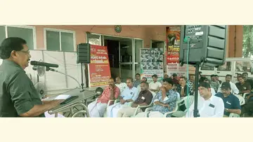 കെഎസ്ആർടിഇഎ ട്രാൻസ്പോർട്ട് ഭവൻ സമരം സിഐടിയു അഖിലേന്ത്യ വർക്കിങ് കമ്മിറ്റി അംഗം പുല്ലുവിള സ്റ്റാൻലി
ഉദ്ഘാടനം ചെയ്യുന്നു