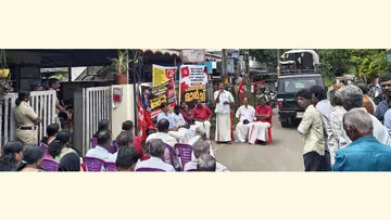     കോട്ടുകാൽ പഞ്ചായത്ത് മാർച്ച് സിപിഐ എം ജില്ലാ കമ്മിറ്റി അംഗം പി രാജേന്ദ്രകുമാർ ഉദ്ഘാടനം ചെയ്യുന്നു