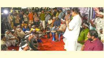 മാനവീയം വീഥിയിൽ ഡിവൈഎഫ്ഐ സംഘടിപ്പിച്ച ജന്തർമന്തർ ഐക്യദാർഢ്യ സദസ്സ്
സിപിഐ എം സംസ്ഥാന സെക്രട്ടറി എം വി ഗോവിന്ദൻ ഉദ്ഘാടനംചെയ്യുന്നു