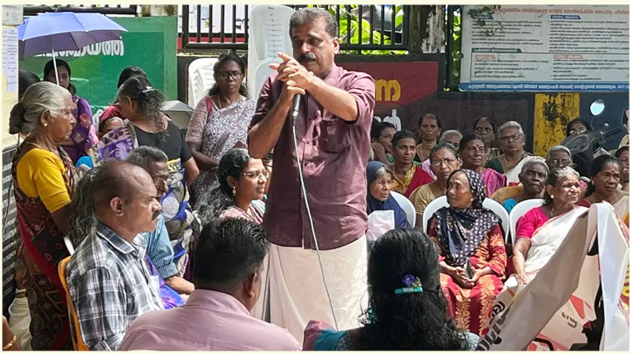എൻആർഇജി യൂണിയൻ ബാലരാമപുരം പഞ്ചായത്ത് ഓഫീസ് ധർണ സിപിഐ എം നേമം ഏരിയ സെക്രട്ടറി
എ പ്രതാപചന്ദ്രൻ ഉദ്ഘാടനം ചെയ്യുന്നു