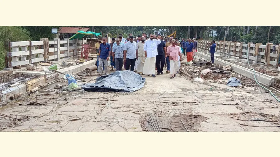 നിർമാണം പുരോഗമിക്കുന്ന മുടവൻമുകൾ -സത്യൻ നഗർ പാലം
മന്ത്രി വി ശിവൻകുട്ടി സന്ദർശിക്കുന്നു