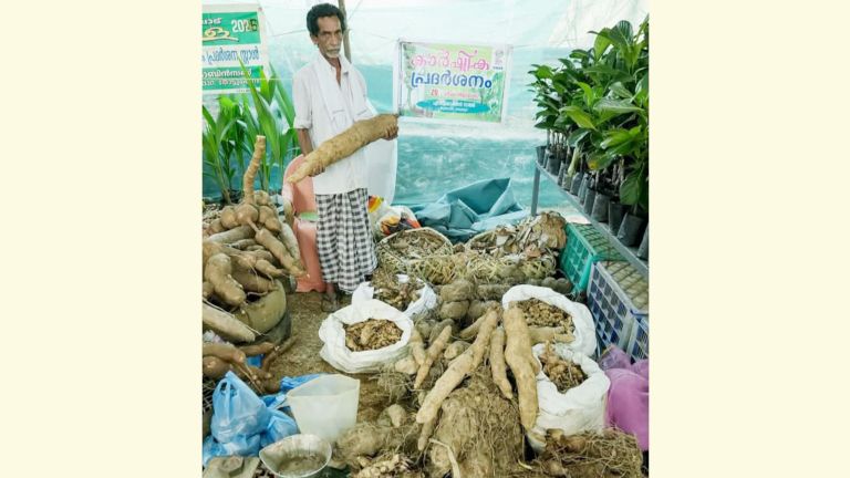   കാർഷിക വിഭവങ്ങളുമായി മേളാഗ്രൗണ്ടിൽ പ്രഭാകരൻ നായർ