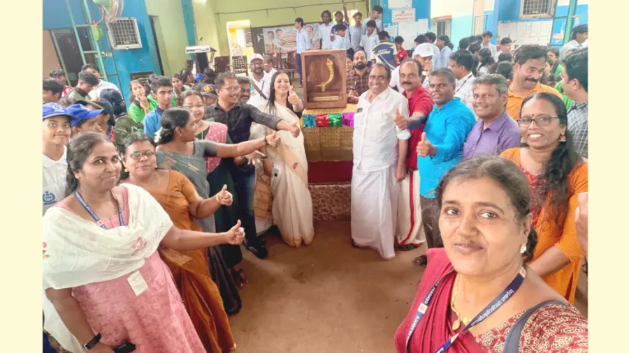 സംസ്ഥാന സ്കൂൾ കായികമേളയുടെ സ്വർണക്കപ്പിന് കിളിമാനൂർ ഗവ. ഹയർ സെക്കൻഡറി സ്കൂളിൽ നൽകിയ സ്വീകരണം