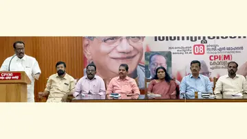 സിപിഐ എം കോവളം ഏരിയ കമ്മിറ്റിയുടെ സീതാറാം യെച്ചൂരി അനുസ്മരണം സംസ്ഥാന സെക്രട്ടറിയറ്റ് അംഗം  സി എൻ മോഹനൻ ഉദ്ഘാടനം ചെയ്യുന്നു 