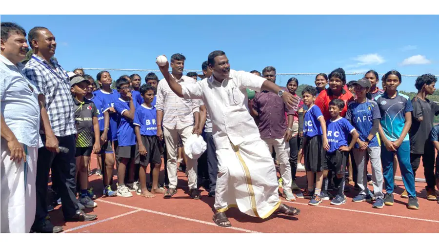 സംസ്ഥാന ഇൻക്ലൂസീവ് കായികമേളയിലേക്കുള്ള സമഗ്രശിക്ഷാ കേരളം തിരുവനന്തപുരം ജില്ലാ സെലക്‌ഷൻ ക്യാമ്പ് ജി സ്റ്റീഫൻ എംഎൽഎ ഗവ. ജി വി രാജ സ്റ്റേഡിയത്തിൽ  ഉദ്ഘാടനം ചെയ്യുന്നു