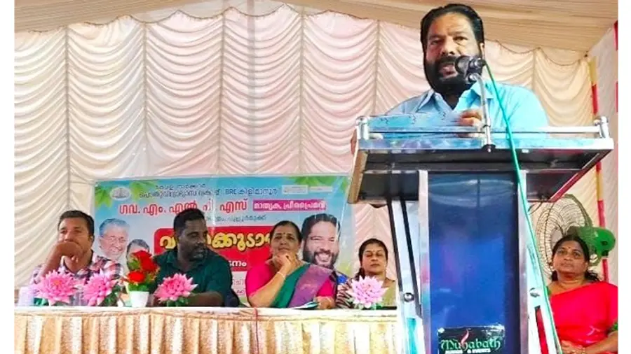 പുല്ലൂർമുക്ക് ഗവ. എംഎൽപി സ്കൂളിലെ വർണക്കൂടാരം വി ജോയി എംഎൽഎ ഉദ്ഘാടനം ചെയ്യുന്നു