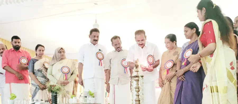 പെരുവണ്ണാമൂഴി ഫോറസ്റ്റ് സ്റ്റേഷൻ ലേഡീസ് ബാരക്ക് കെട്ടിടവും വിവിധ നിർമാണ പ്രവർത്തനങ്ങളും
വനംമന്ത്രി എ കെ ശശീന്ദ്രൻ ഉദ്ഘാടനം ചെയ്യുന്നു