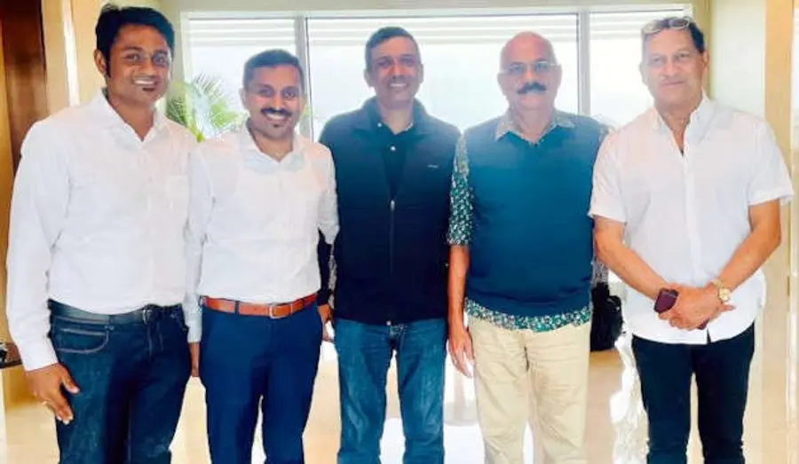 വരുൺ ശ്രീധരൻ ‘ഗ്രീൻവയൺമെന്റ് ഇന്നൊവേഷൻ സ്വതന്ത്ര ഡയറക്ടർ ജഫീൽ, സഹസ്ഥാപകരായ സാം തോമസ്, ശ്രീധരൻ നായർ, മോഹൻരാജ് മാക്കുനി എന്നിവർക്കൊപ്പം