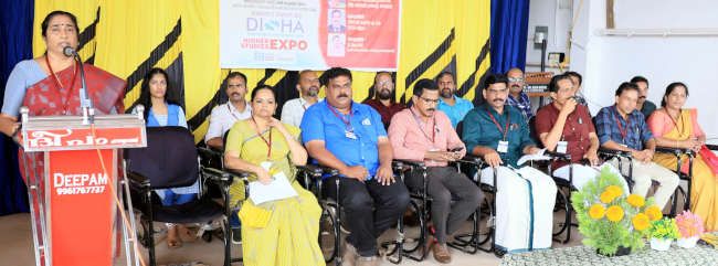 ദിശ ഉന്നത വിദ്യാഭ്യാസ പ്രദർശനം ചായ്യോത്ത് ഗവ. ഹയർ സെക്കൻഡറി സ്കൂളിൽ ജില്ലാ പഞ്ചായത്ത് പ്രസിഡന്റ്‌  പി ബേബി  ഉ്‌ദഘാടനം ചെയ്യുന്നു.